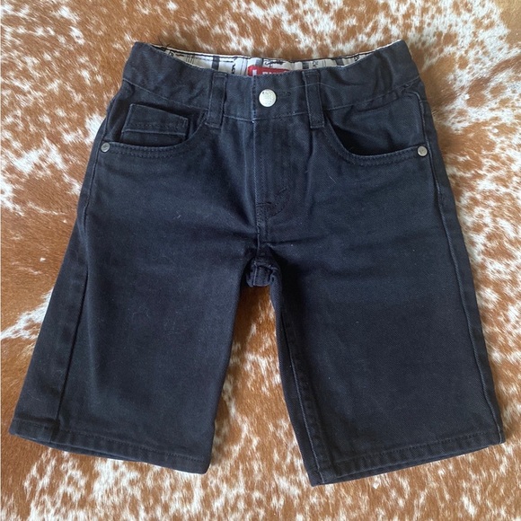 Levi’s black kids shorts - Picture 8 of 9